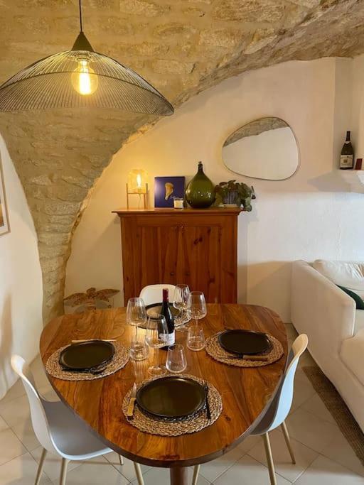 Charmante Maison De Village Au Pied Du Luberon Cabrieres-d'Aigues Exterior foto